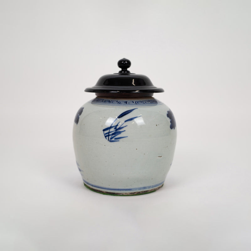 A Chinese Blue and White Porcelain Vase with Wooden Lid