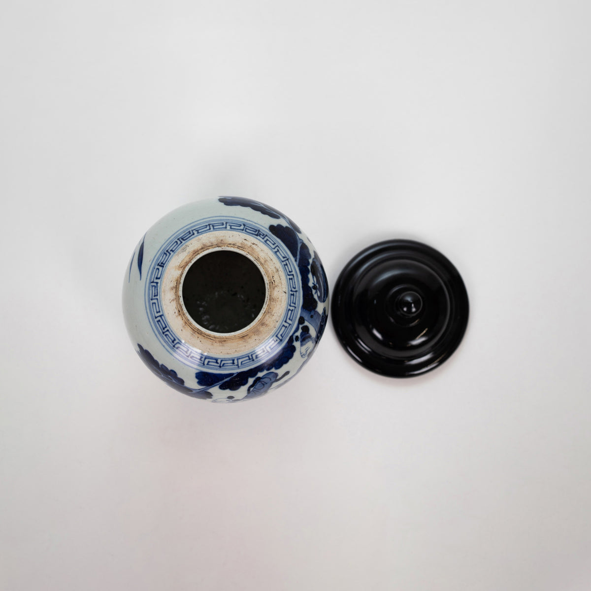A Chinese Blue and White Porcelain Vase with Wooden Lid