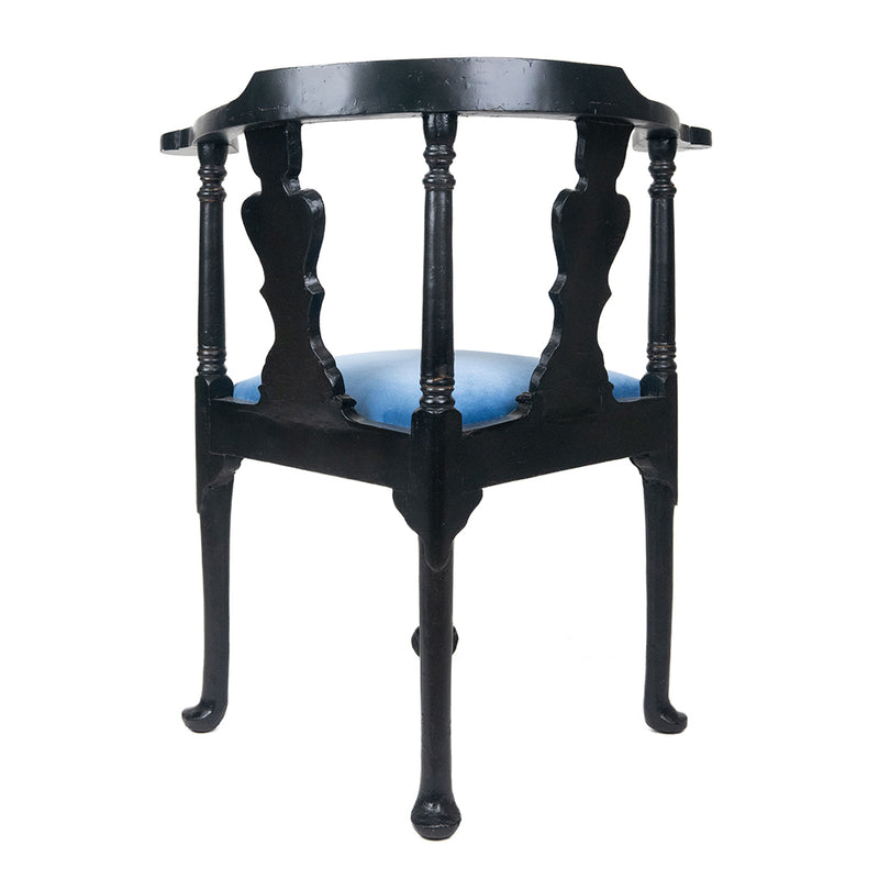 George II Black Lacquered and Gilt Chinoiserie Corner Chair