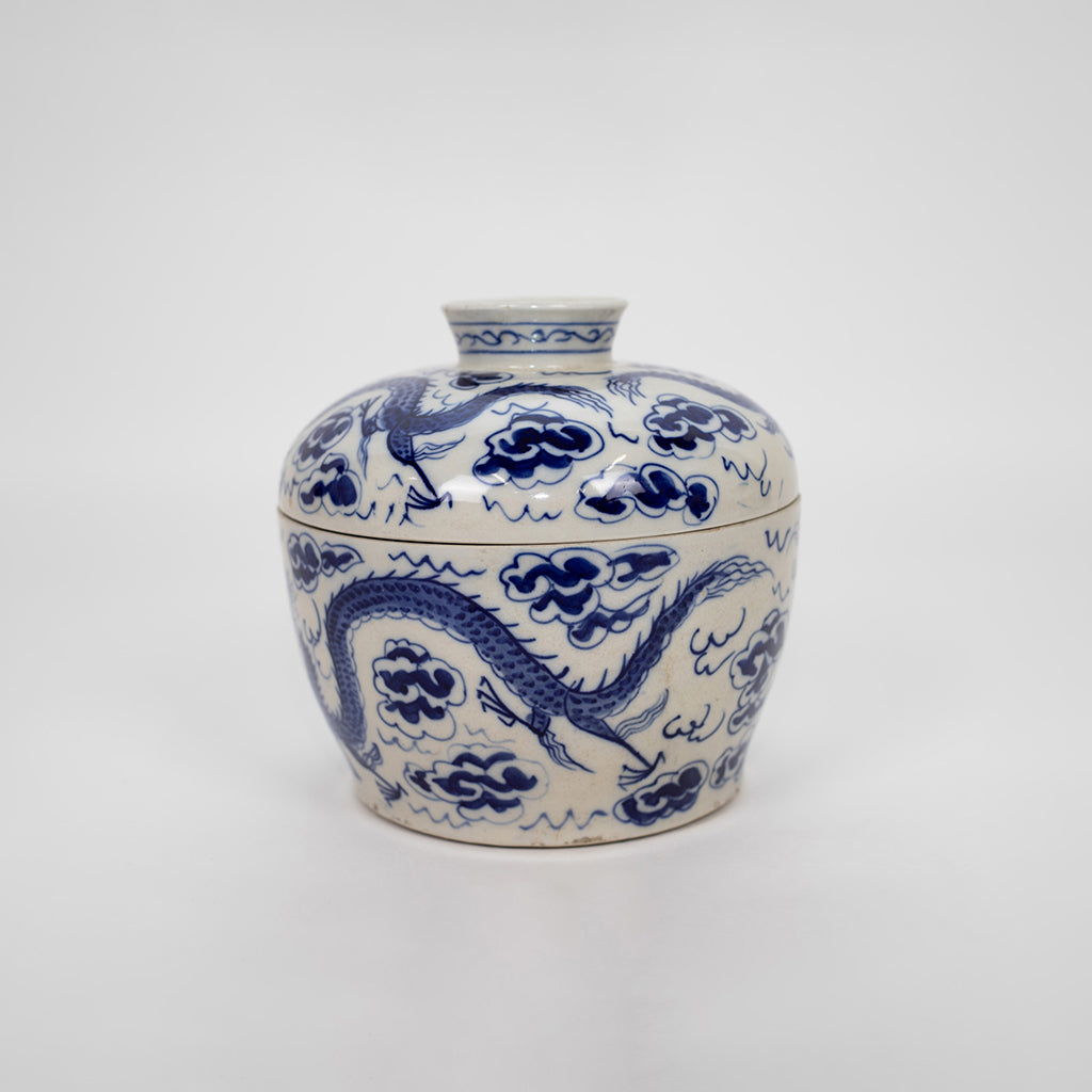 A Chinese Blue and White Porcelain Rice Bowl and Cover with Dragon Motif