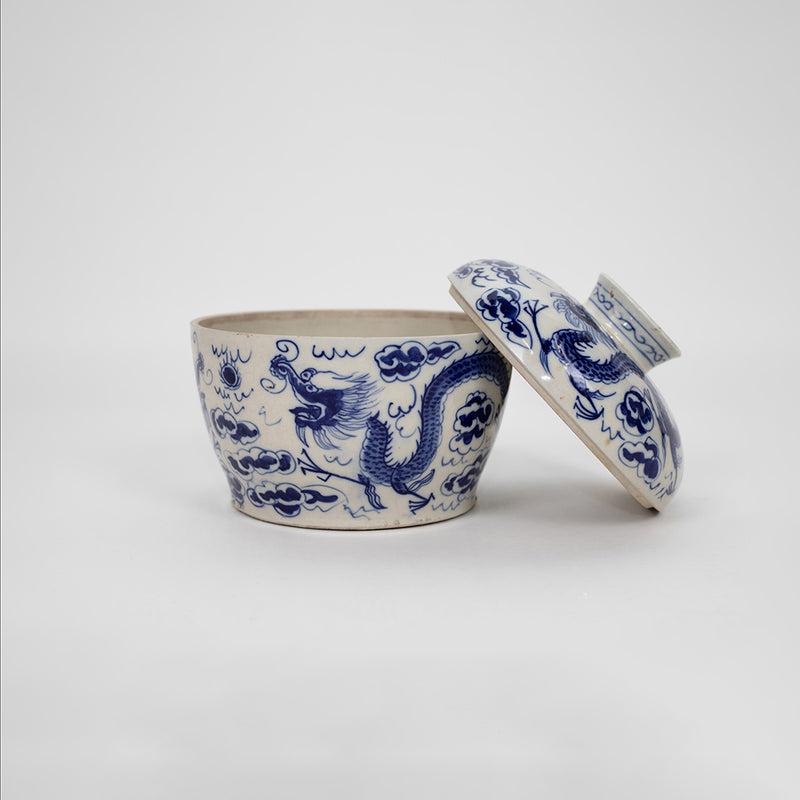 A Chinese Blue and White Porcelain Rice Bowl and Cover with Dragon Motif